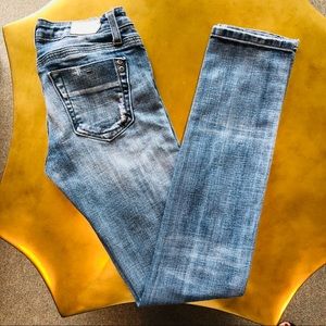 Vigoss Lightly Distressed Jeans